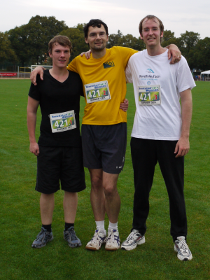Benefixlauf 2012 3 Läufer nach dem Benefixlauf